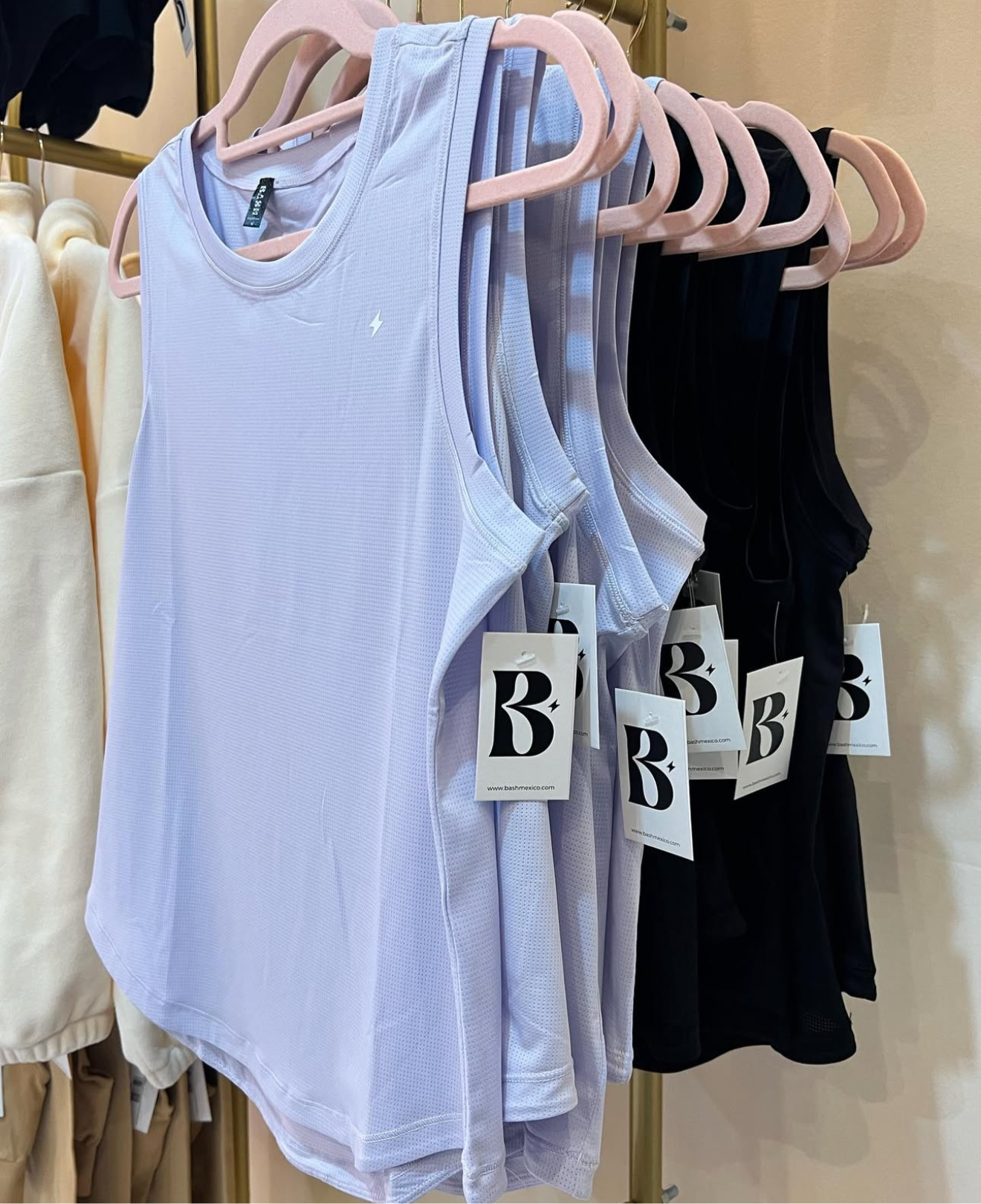 COMFY T-SHIRT