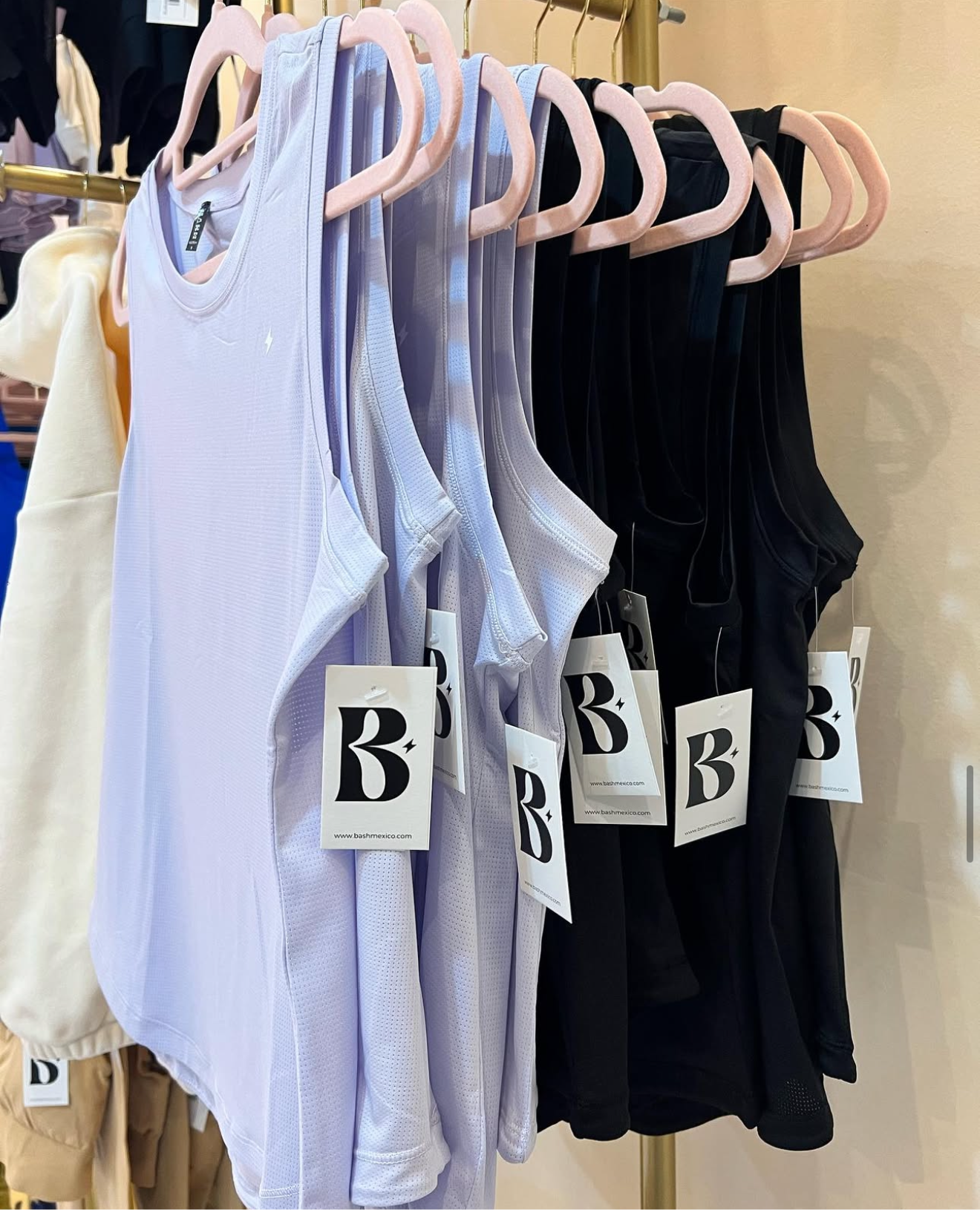 COMFY T-SHIRT